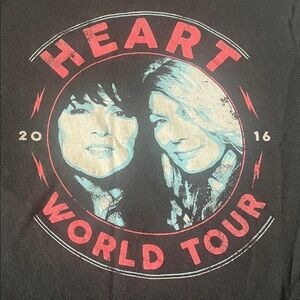 Heart 2016 Tour Graphic TShirt Size Large